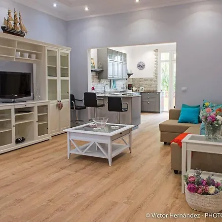 Living House Lägenhet