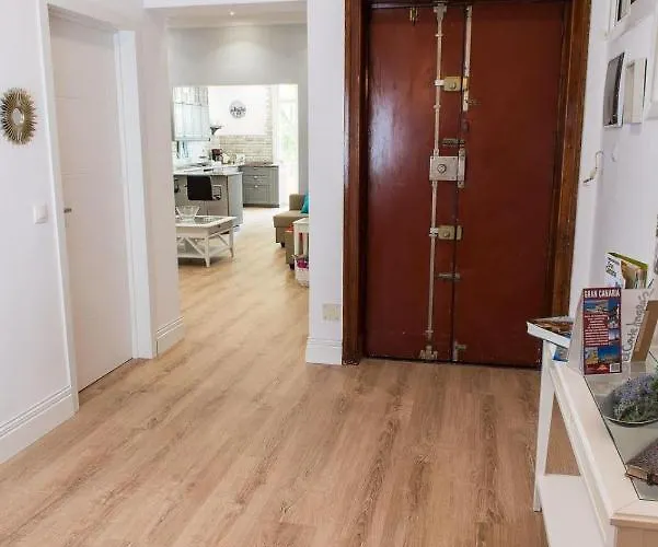 Living House Апартаменти Лас-Пальмас-де-Гран-Канарія