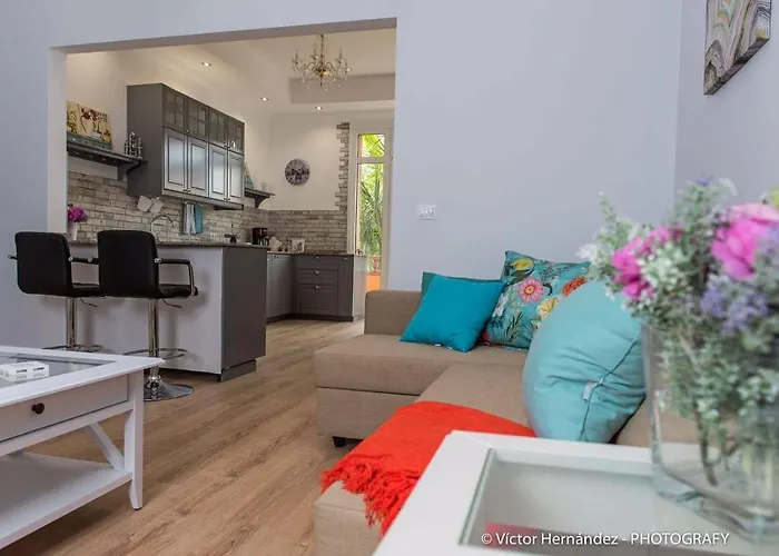 Апартаменти Living House *